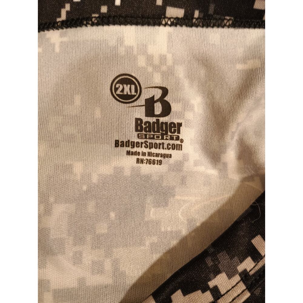 Badger Sport Men's Pirates Digital Camo Print Shirt 2XL Button Black Gray Yellow - Picture 6 of 8